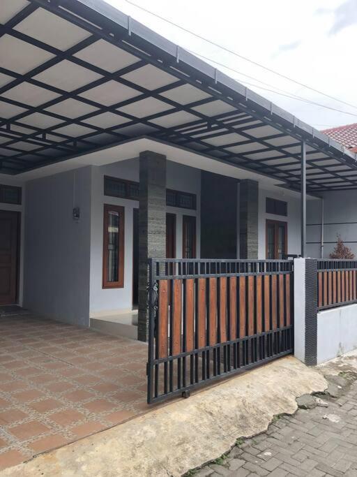 Richandy House - 3 Bedroom Full Ac & Hot Water Kejayan Eksteriør bilde